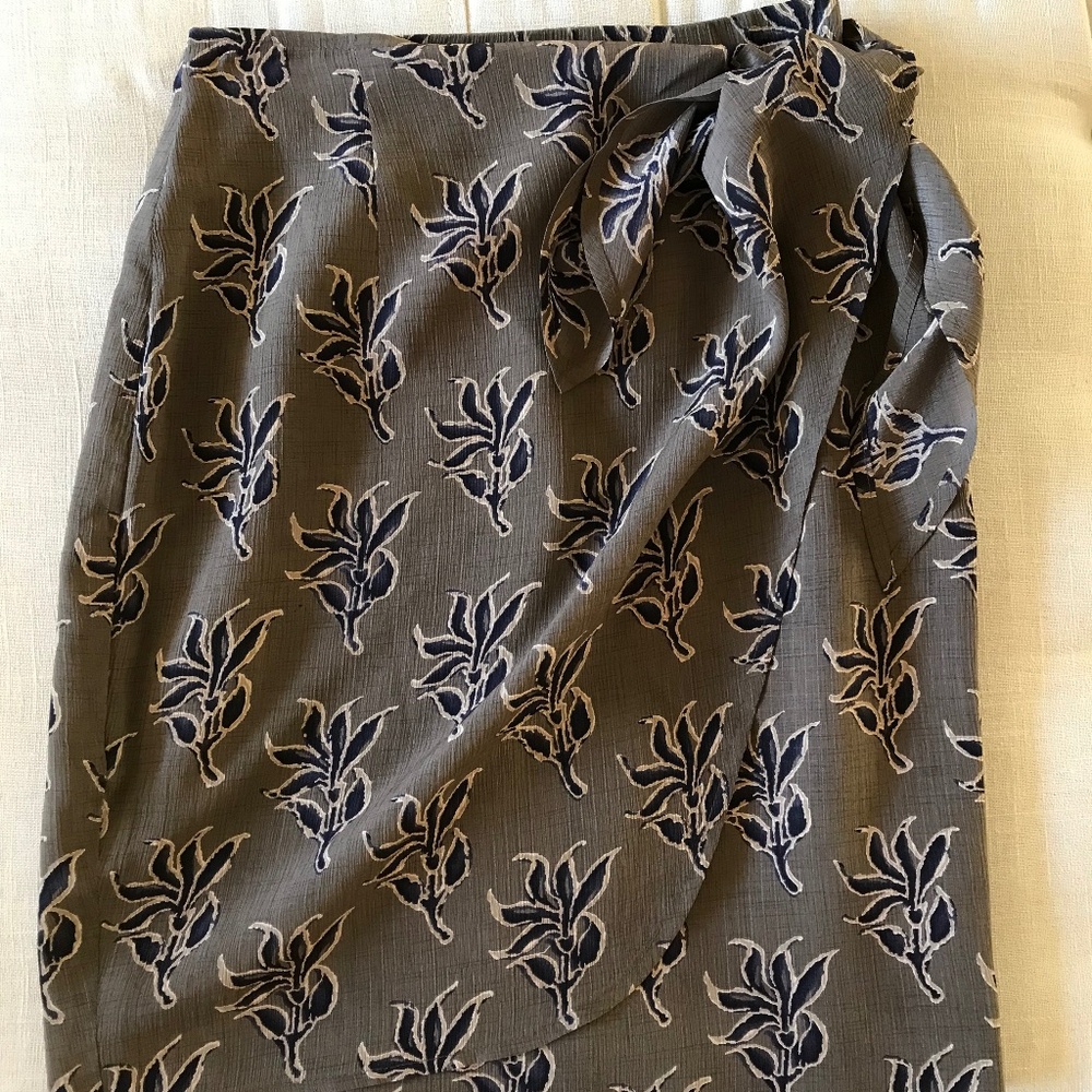 Jones New York Floral Skirt, Front Wrap.